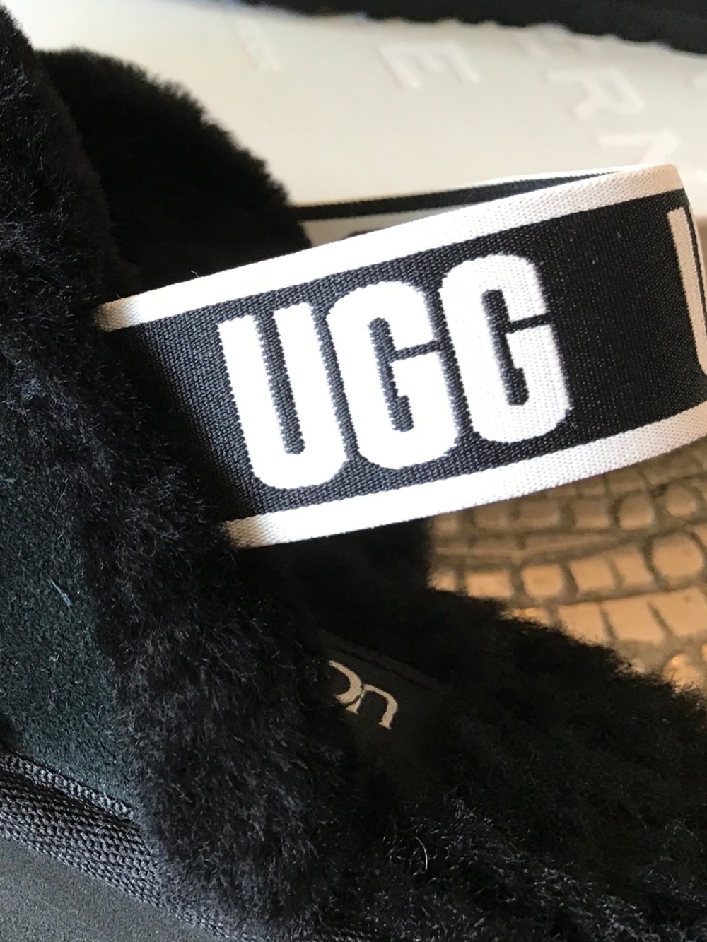 UGG BLACK COZY LOUNGE DISCO CROSS SLIDE PLATFORM SLIPPERS - Picture 16 of 16